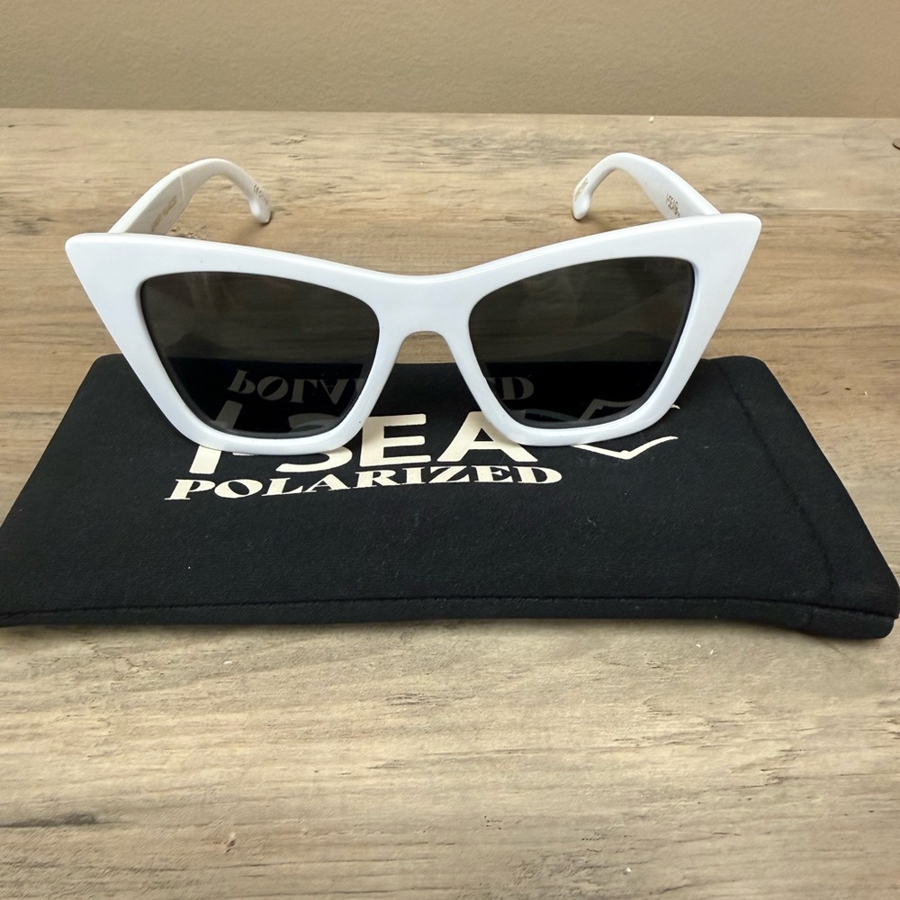 Polarized Cat Eye Sunglasses - White